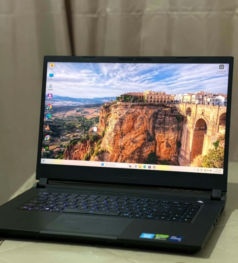 Gigabyte AORUS 15 BSF 15.6" 2K 165Hz - Intel i7-13700H - RTX 4070 - 16GB DDR5 - 1TB SSD
