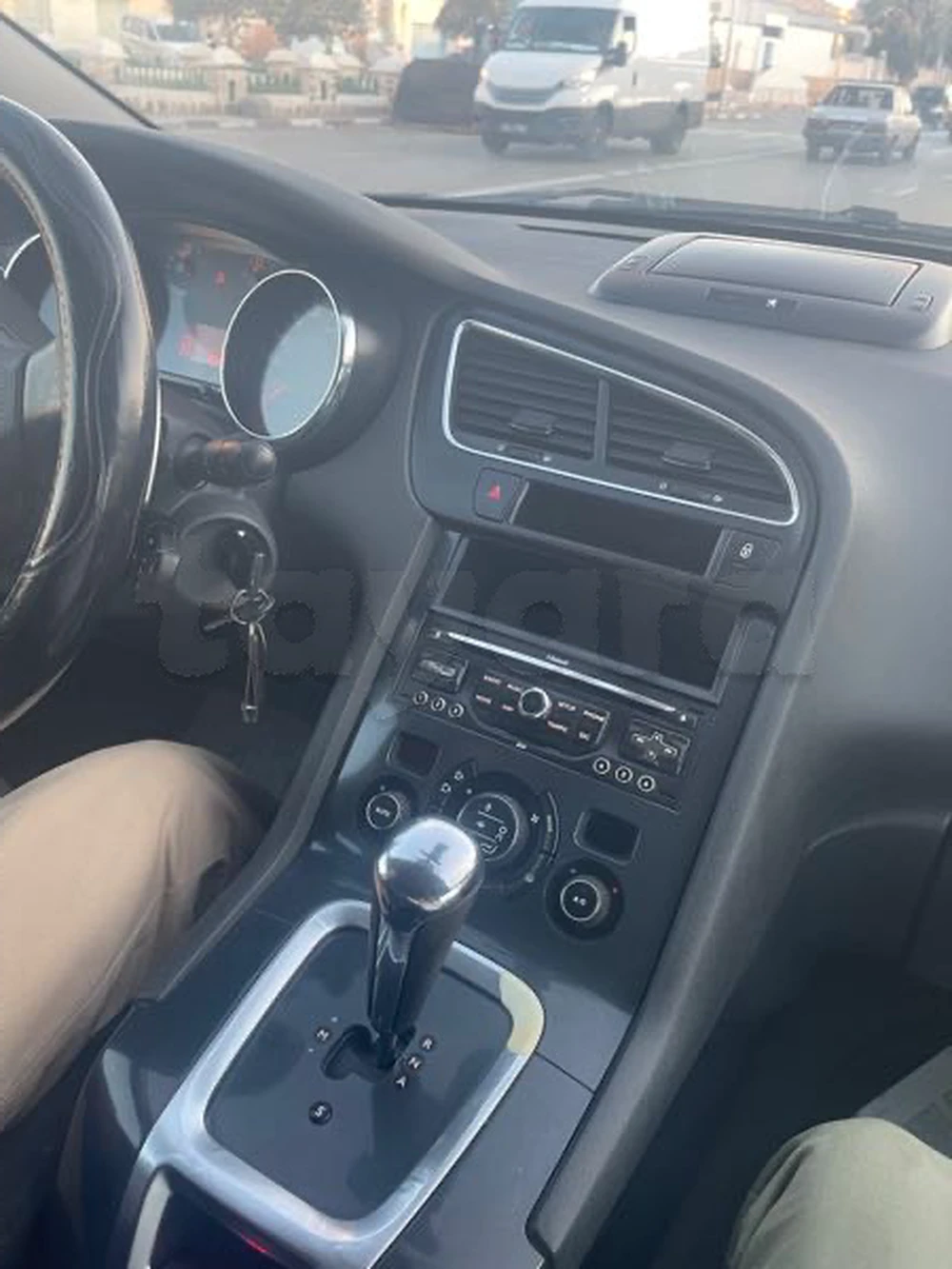 Carte voiture Peugeot 5008