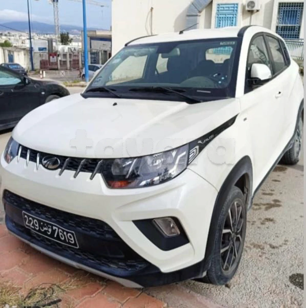 Carte voiture Mahindra Hover