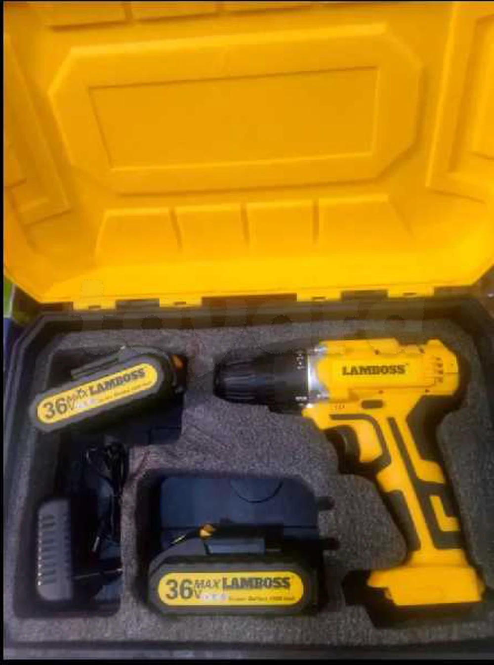 Viseusse 36V double batterie importe jdida bakou forsaa b 220dt akahaw
Tel : 28833360