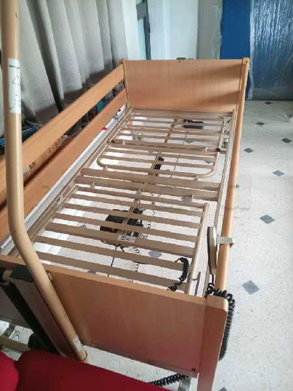 lit médicalisé articulé électrique à vendre Gsm 22 911 664