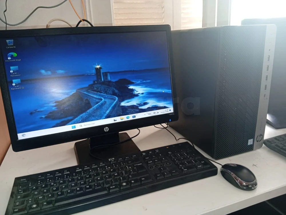 HP ProDesk 600 G4 MT / Intel Core i3-8éme / 8 Go RAM / Windows 11 Pro / Écran HP