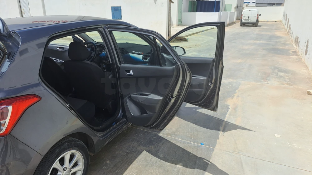 Carte voiture Hyundai i10