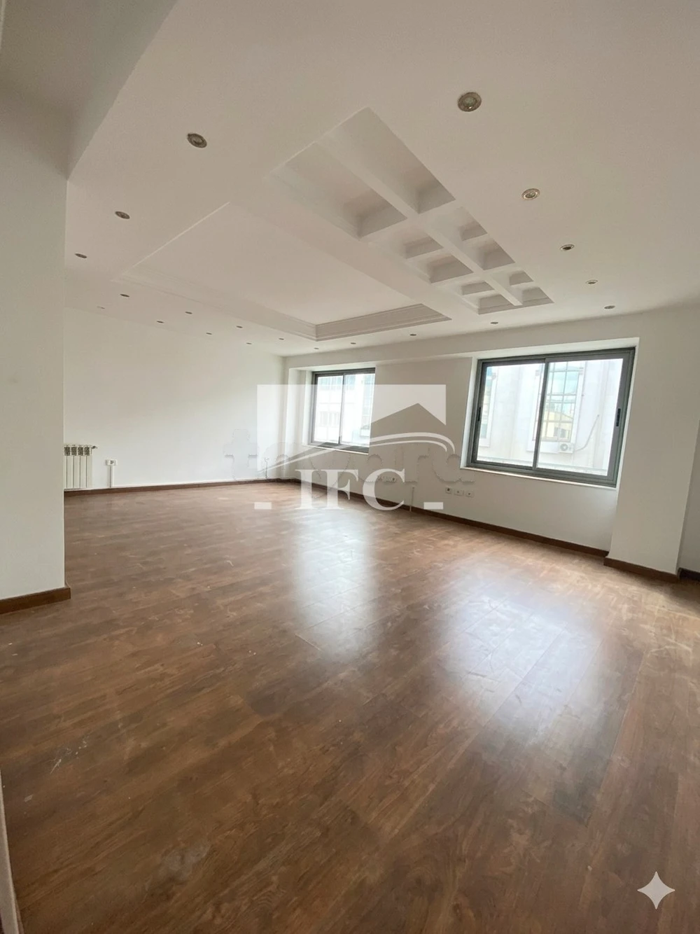 Bureau en 11 espaces-308m²- Lac 1–IFCL1327