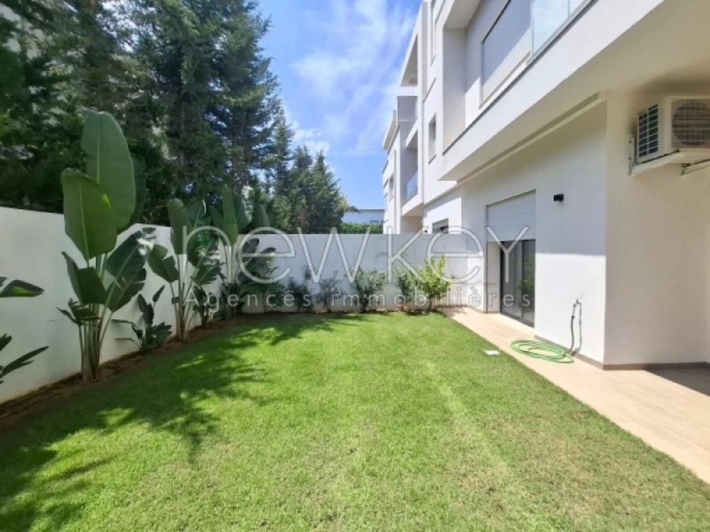 Appartement S+2 avec jardin à La Soukra