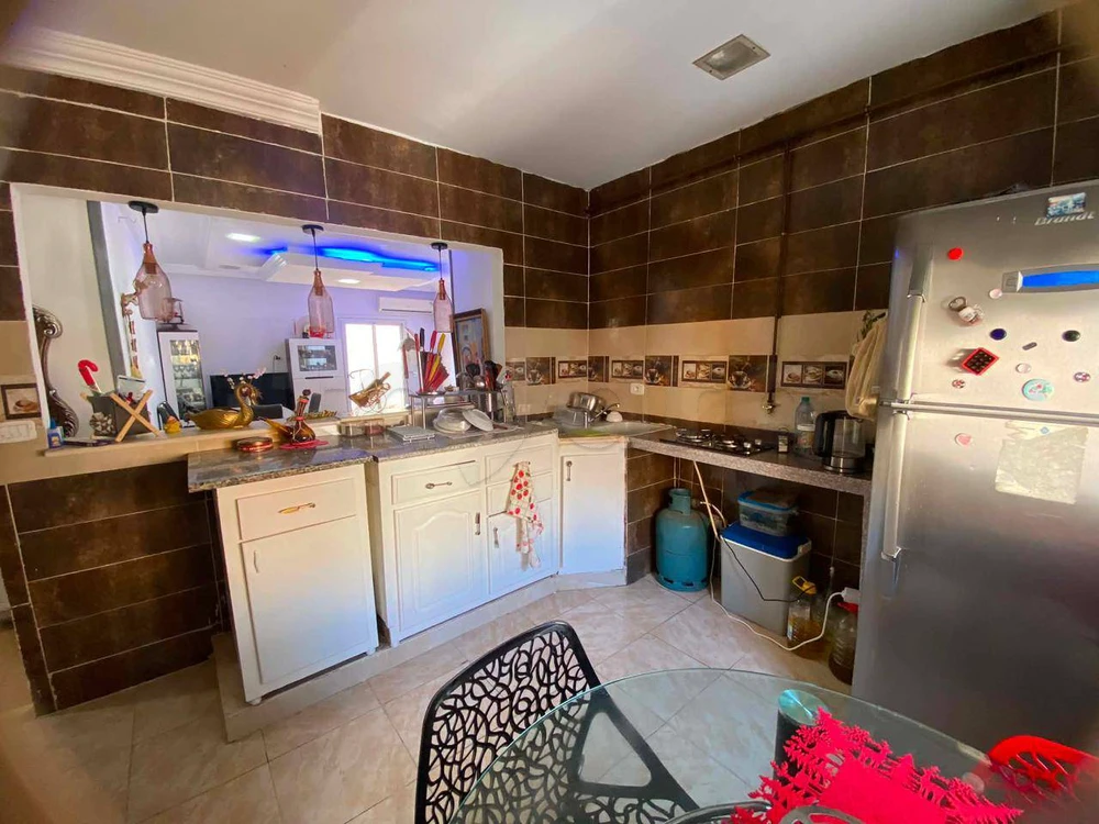 A vendre un appartement S+3 à Boumhal