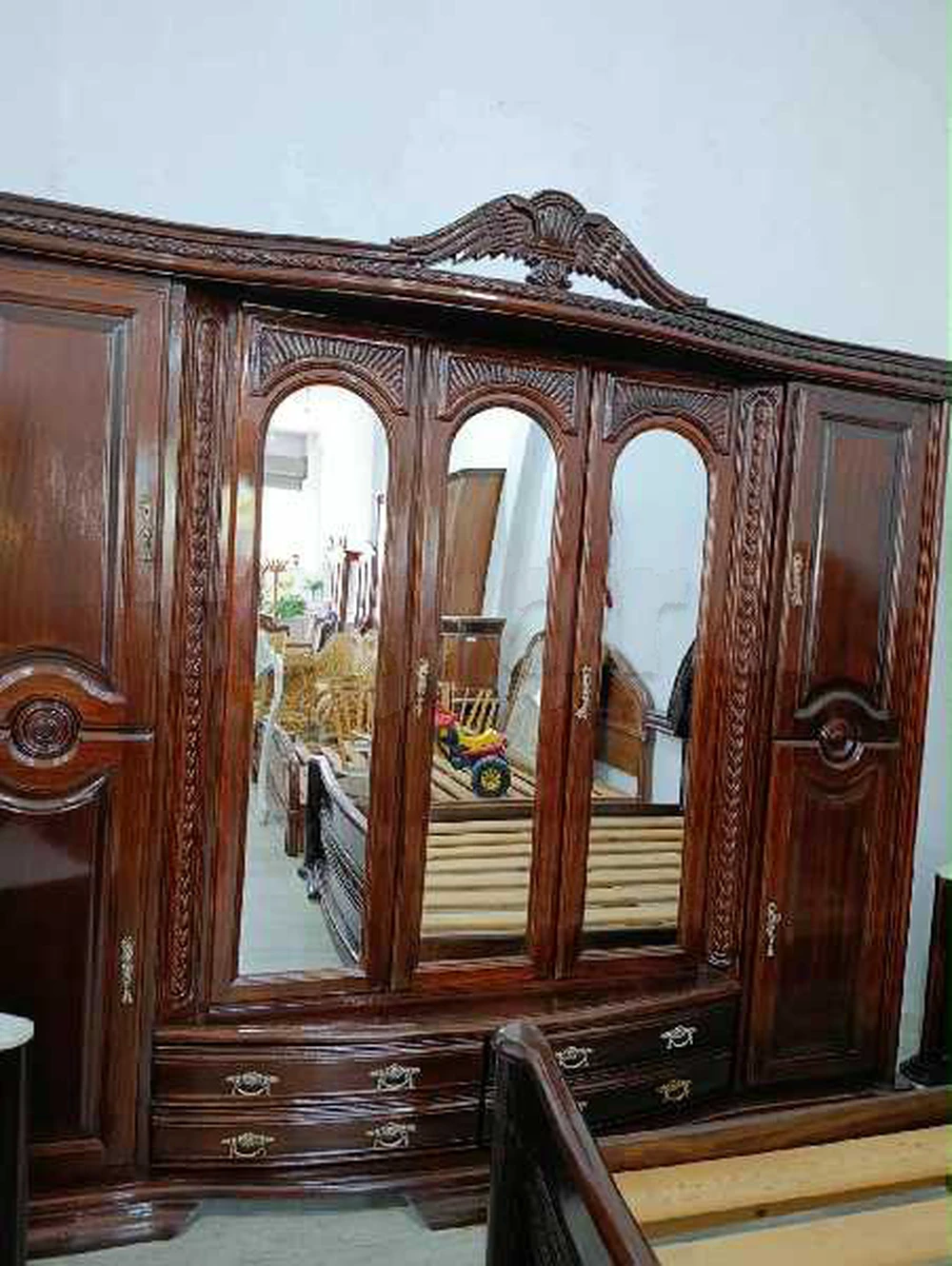 Chambre à coucher baroque
98177177 بيت نوم فاخرة