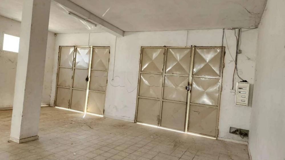 A louer dépôt de 230 m² la Soukra Sidi Fradj