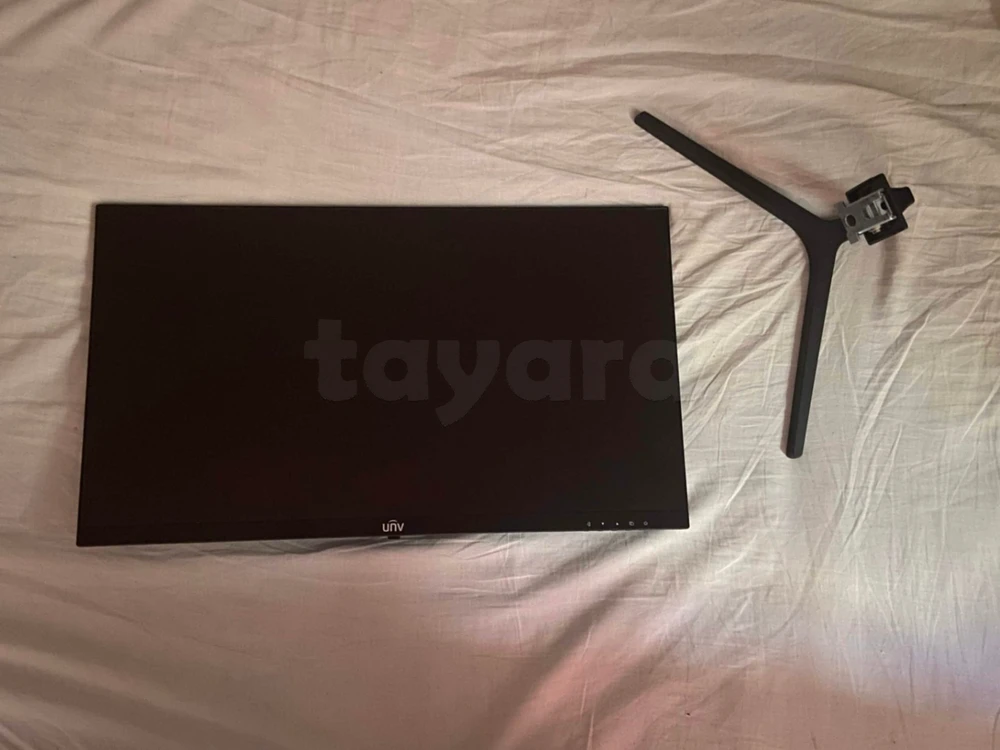 ecran 100hz fhd etat neuf unv