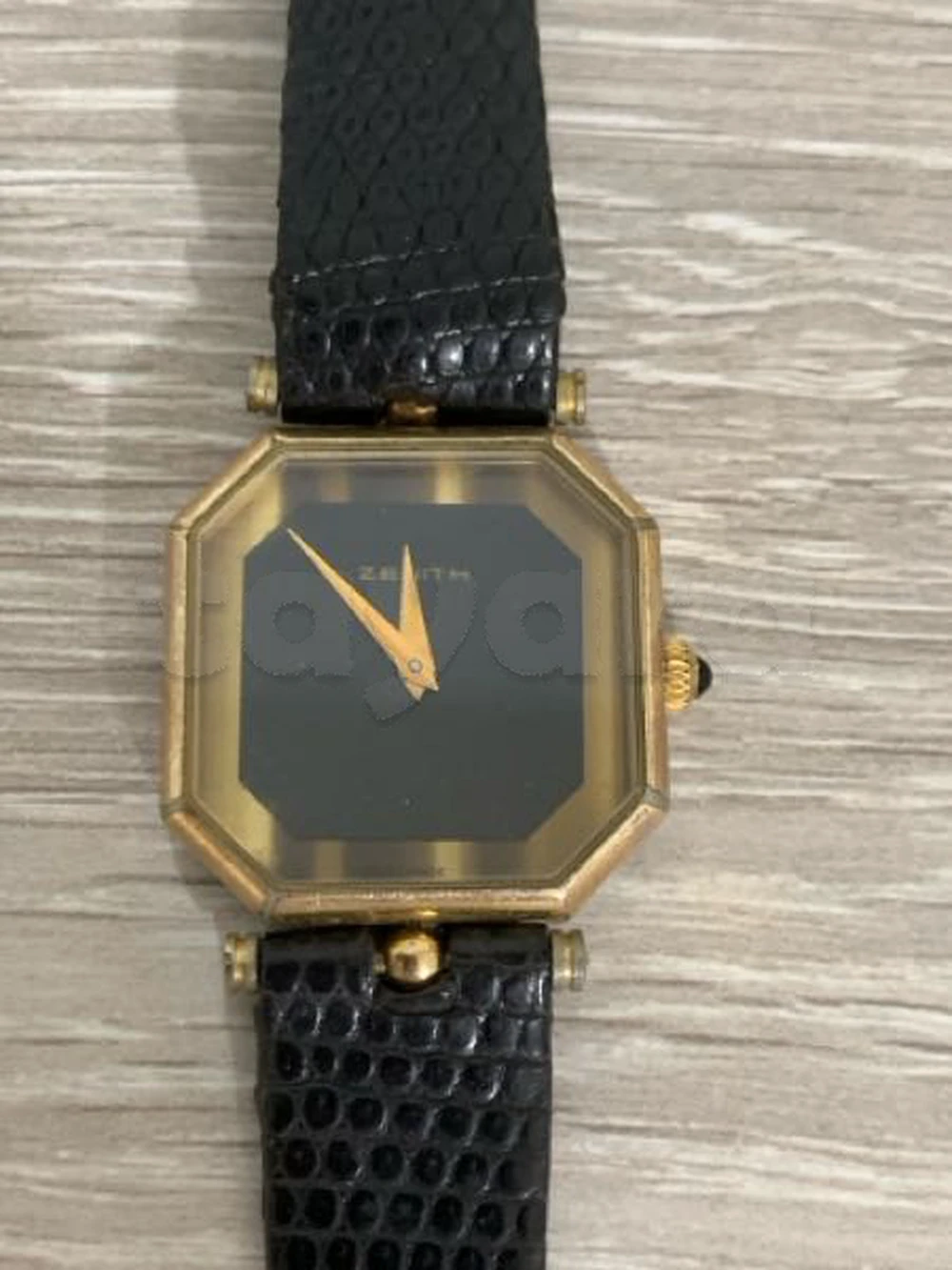 Montre de luxe Zenith mecanique vintage 1970