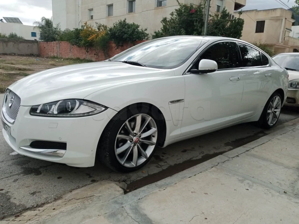 Jaguar XF
