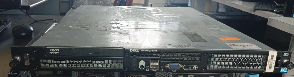 Serveur Rack Dell PowerEdge R200 / Intel Xeon X3220 Quad Core / 8 Go RAM / 500 Go HDD