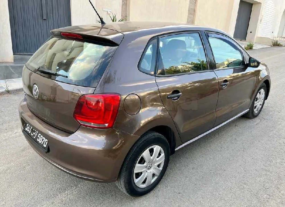 Volkswagen Polo 2013 Essence 5 CV à Tunis autoprix.tn