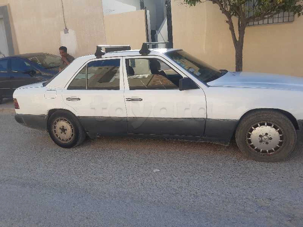 Mercedes-Benz 250