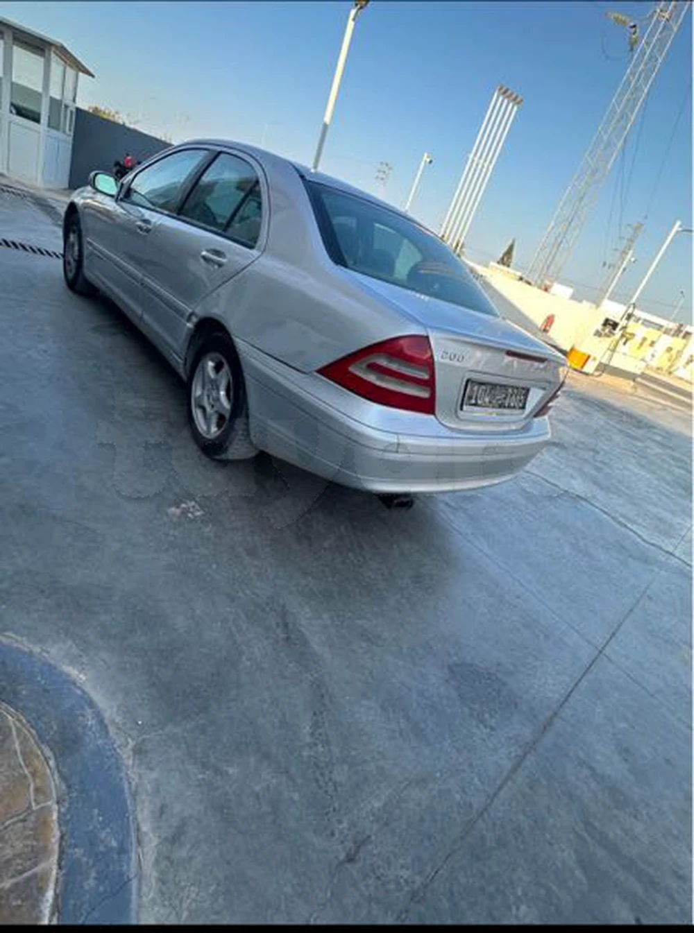 Mercedes-Benz 220