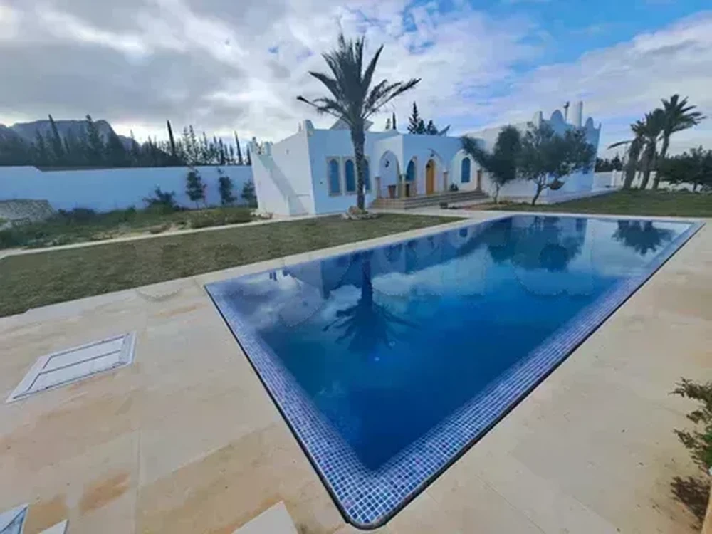 Villa de Prestige Style Arabesque à Mornag