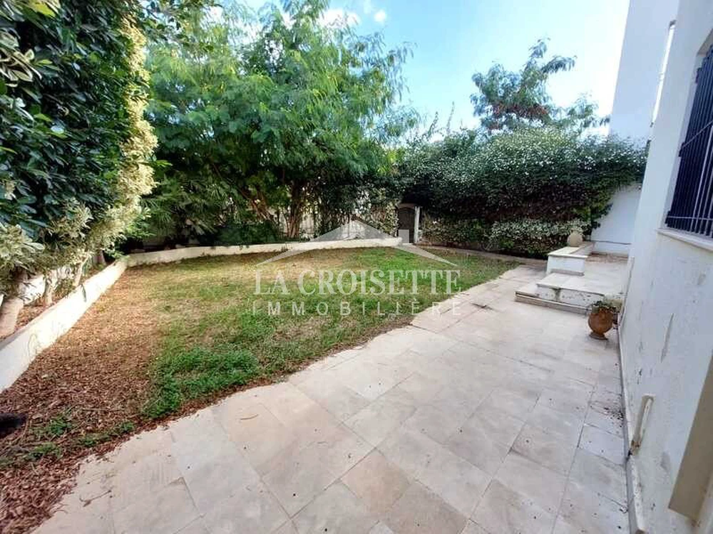 Villa S+4 avec jardin à louer au Lac1 ZVL0546