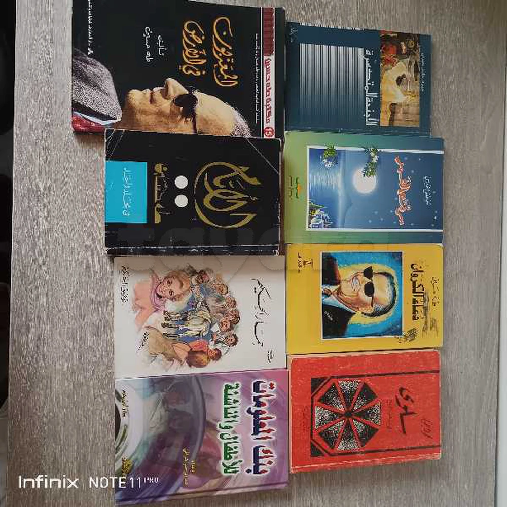 Lot de 8 livres en arabe – Romans et littérature arabe