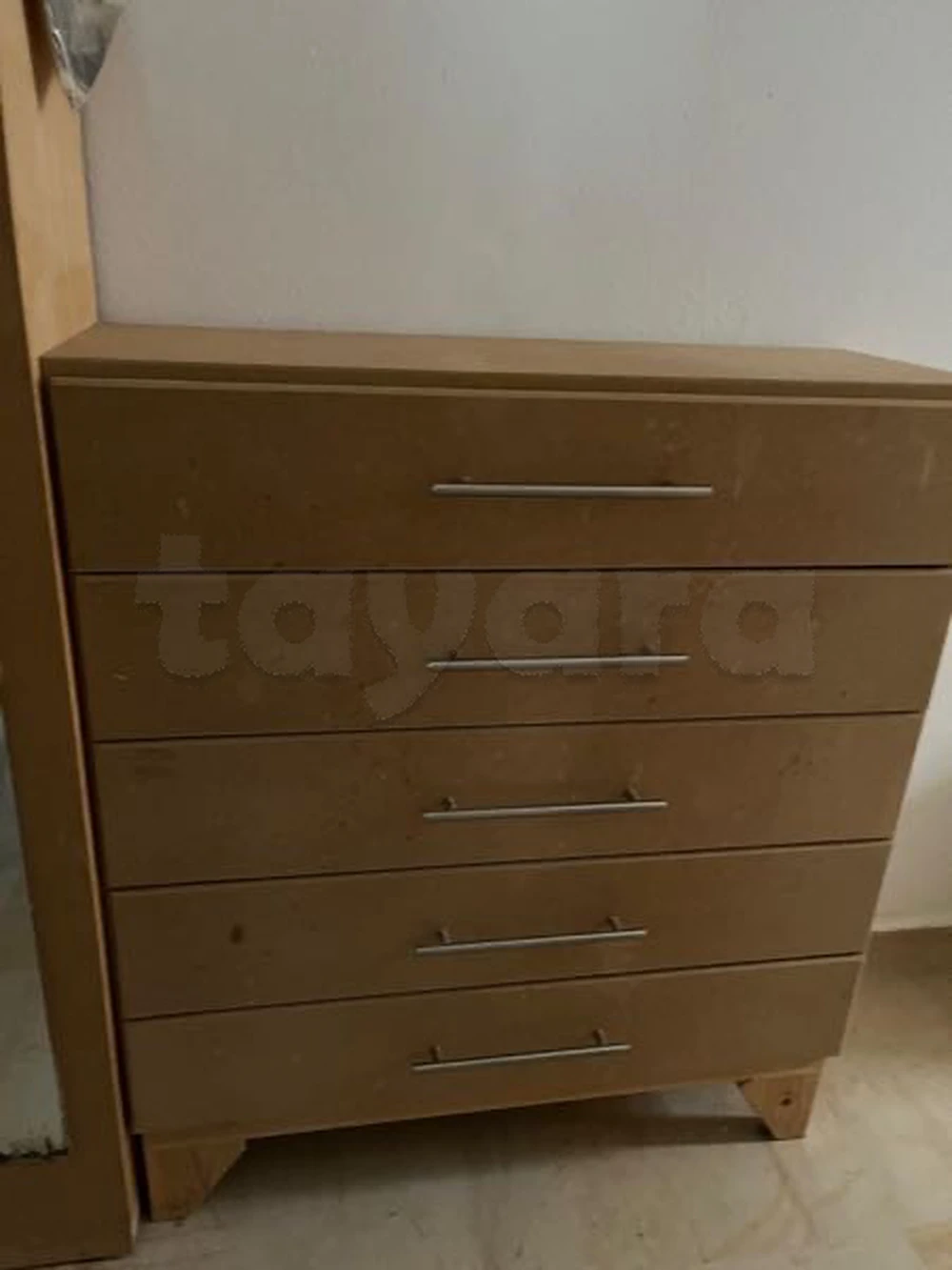 Commode en aggloméré