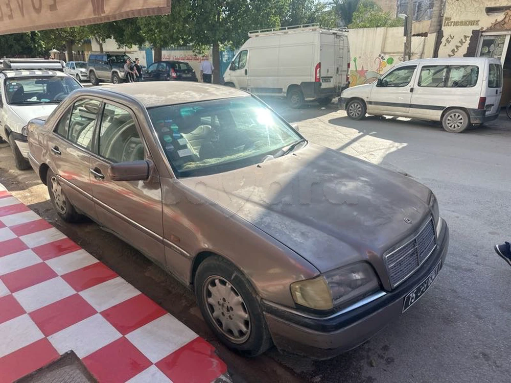 Carte voiture Mercedes-Benz 250