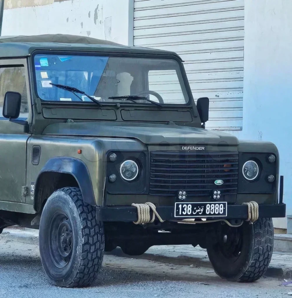 Land Rover Defender