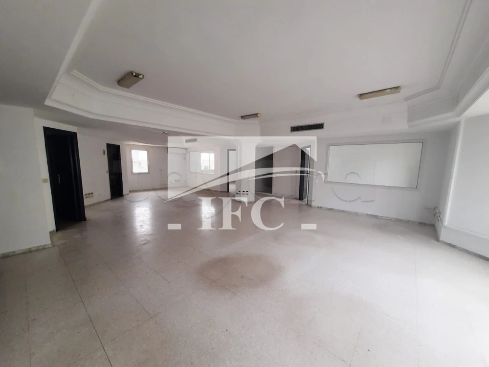 Bureau en 5 espaces-160m-Lac 1- IFCL157