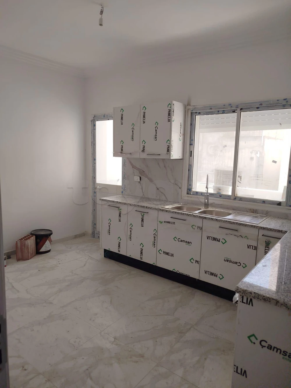 A louer un spacieux appartement S+2 HST jamais habites à Ezzahra
