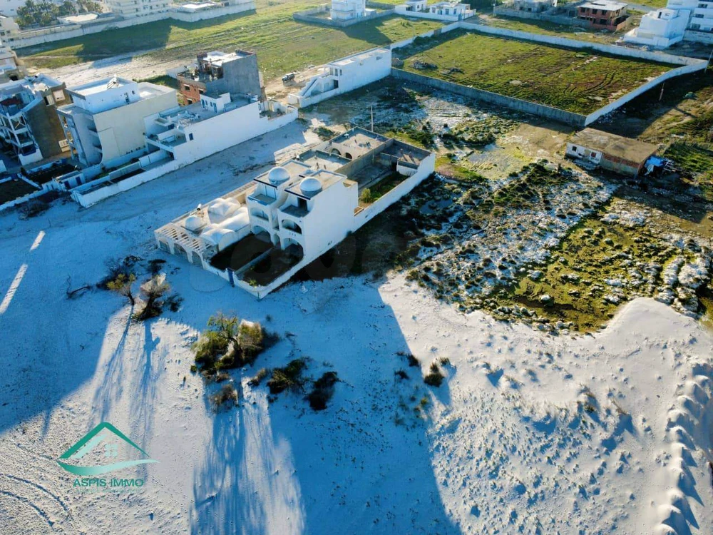Terrain 512 m² pieds dans l'eau à plage Ain Grinz Kelibia