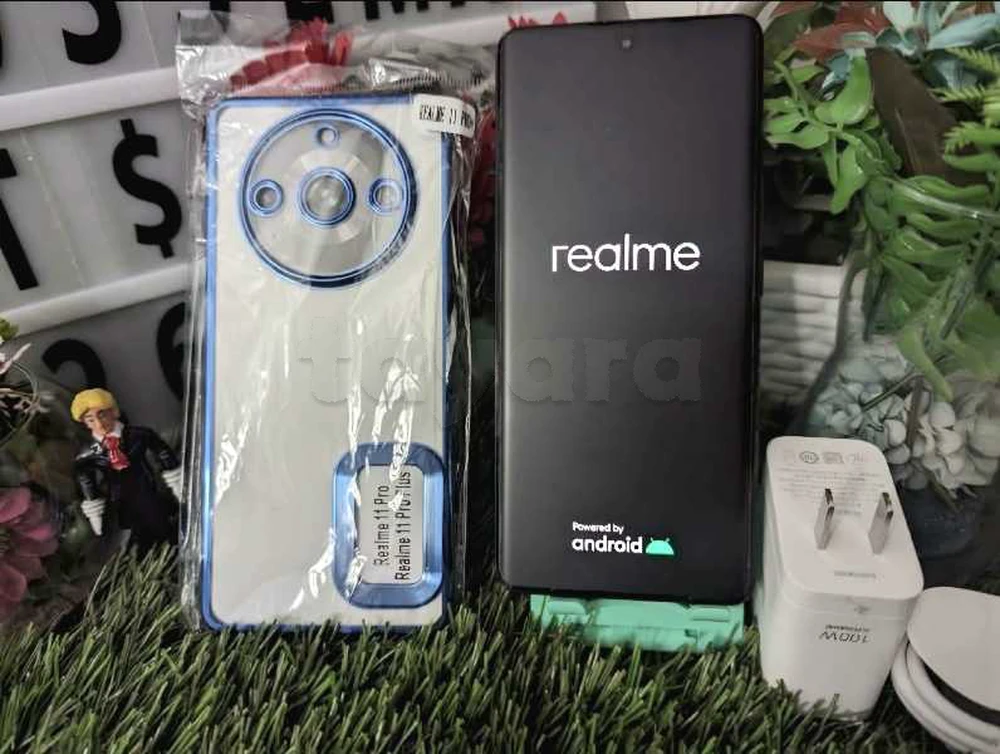 REALME 11 Pro Plus 5G duos Astral Black{12/512Go} État Neuf
Tél:52687077