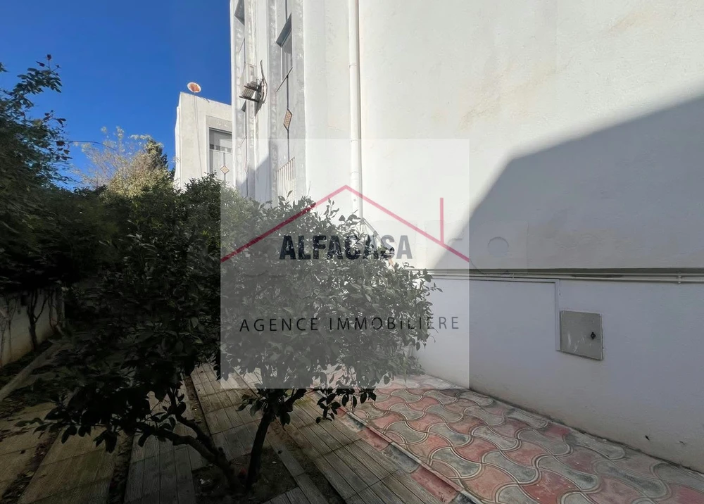 A VENDRE UN APPARTEMENT S+4 A JARDIN DE LAOUINA