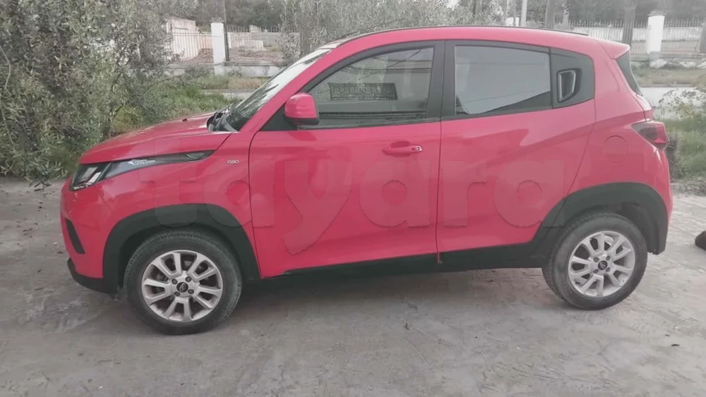 Carte voiture Mahindra Hover