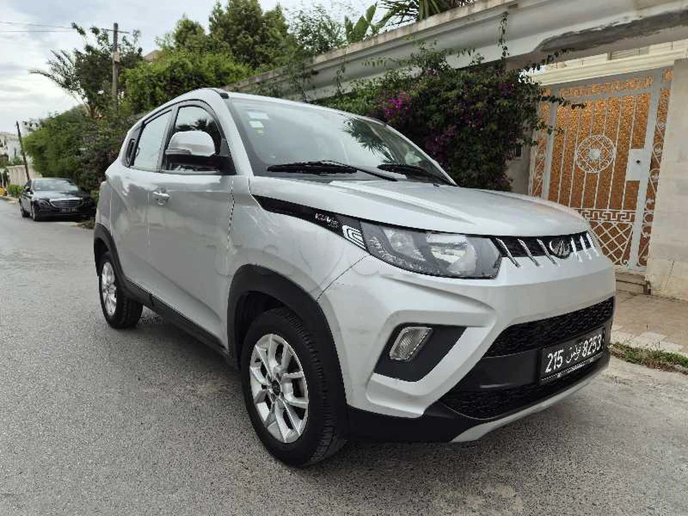 Carte voiture Mahindra Hover
