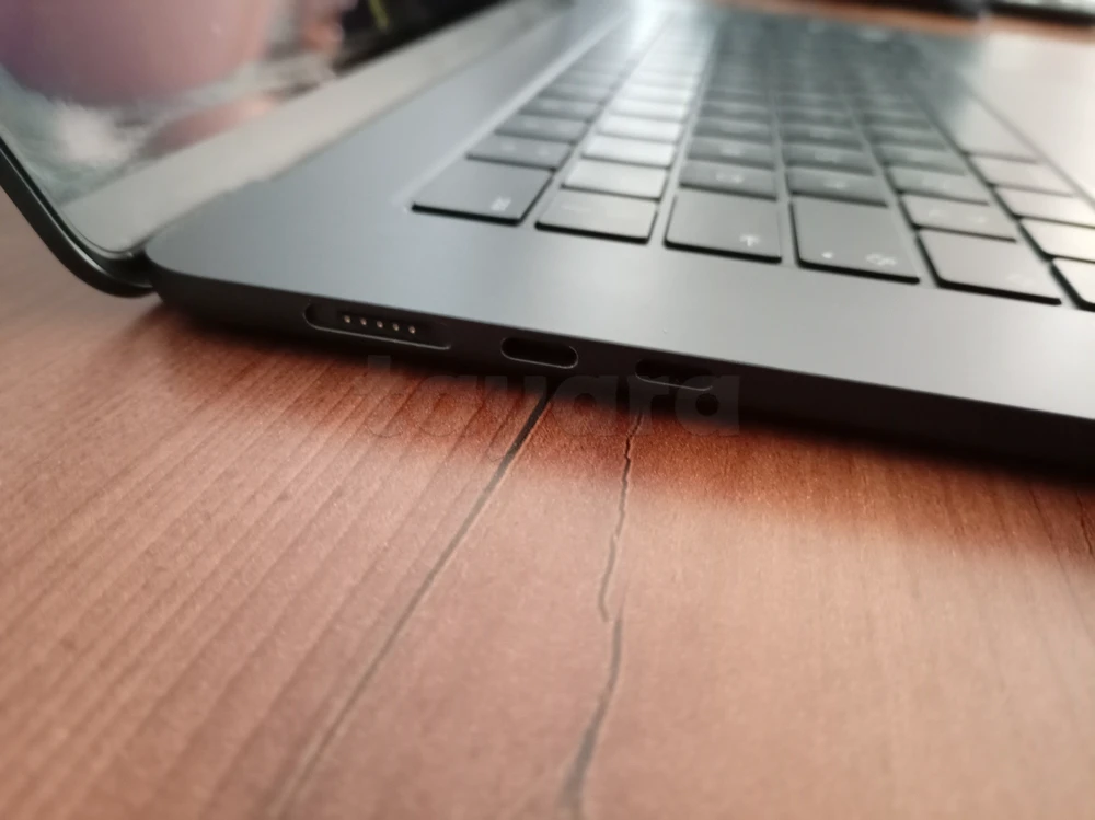 MacBook Air 15 M3 8G