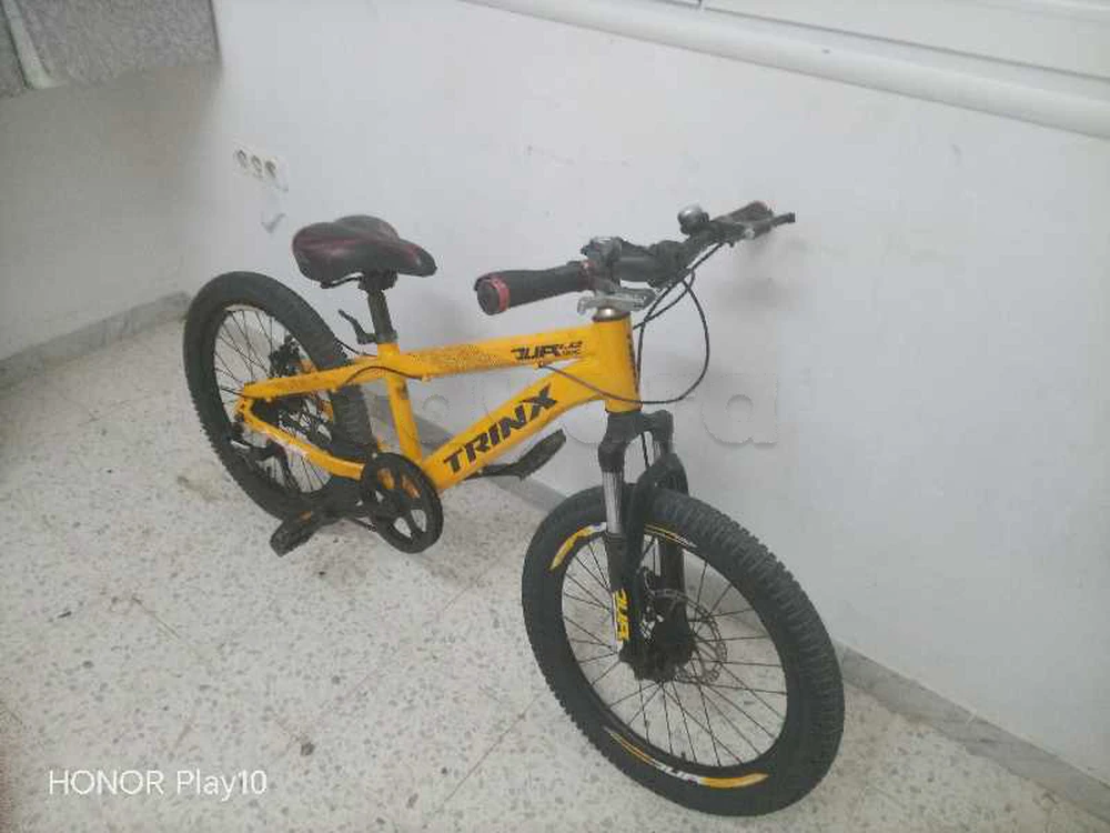 vélo à vendre trix junior avec 6 vitesses pour contacter le numéro appeler à 24881815