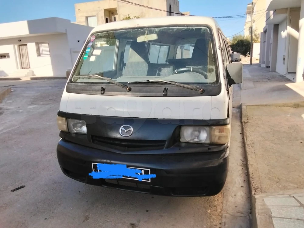 Mazda E2000