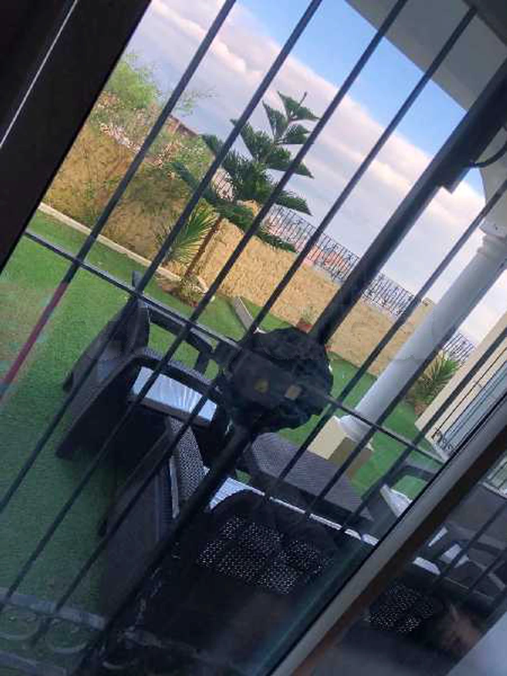 A Vendre à Bizerte une villa haut standing 
surface bâtie 400m2
tel whatsap 23172673