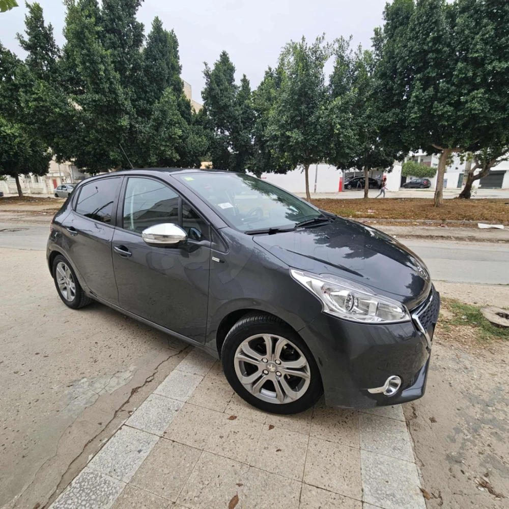 Carte voiture Peugeot 208