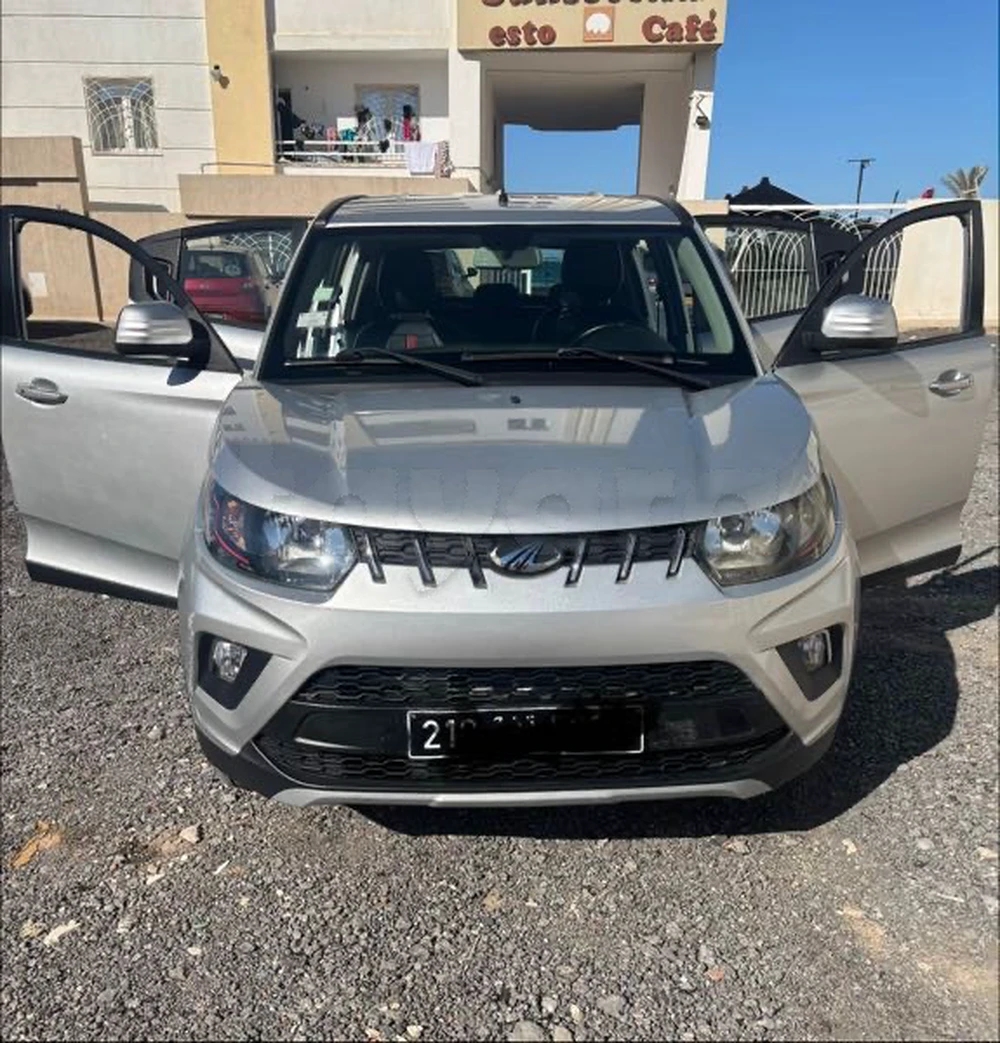 Carte voiture Mahindra Hover