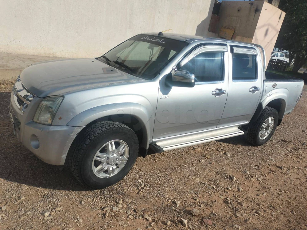Carte voiture Isuzu D-Max