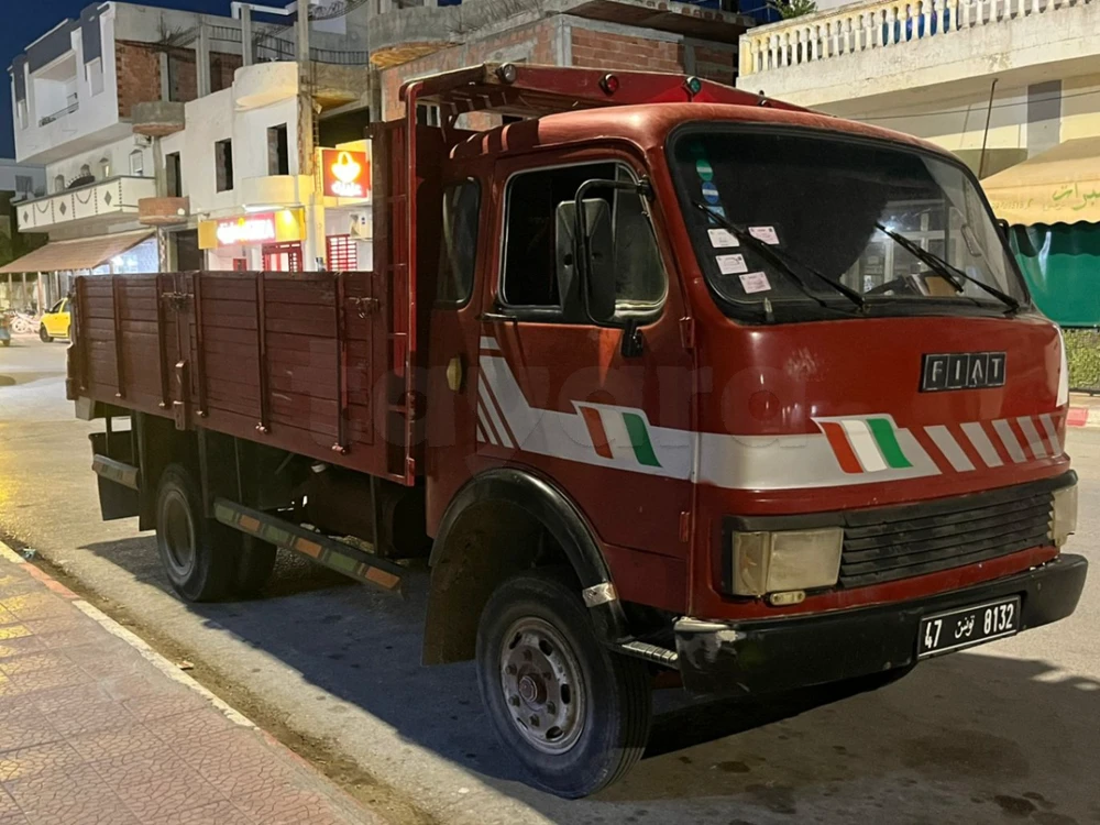 Carte voiture IVECO Trakker