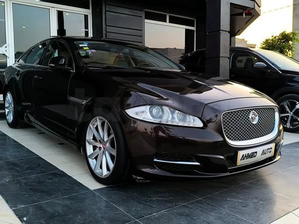 Jaguar XJ