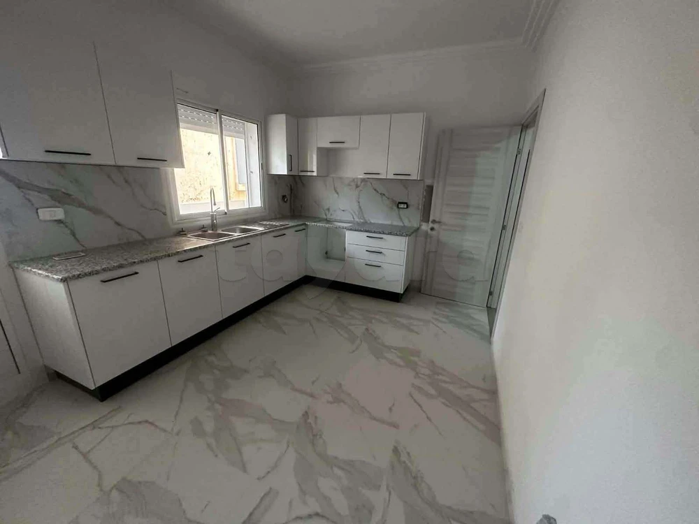 A LOUER UN SPACIEUX APPARTEMENT S+3 HST JAMAIS HABITés A EZZAHRA