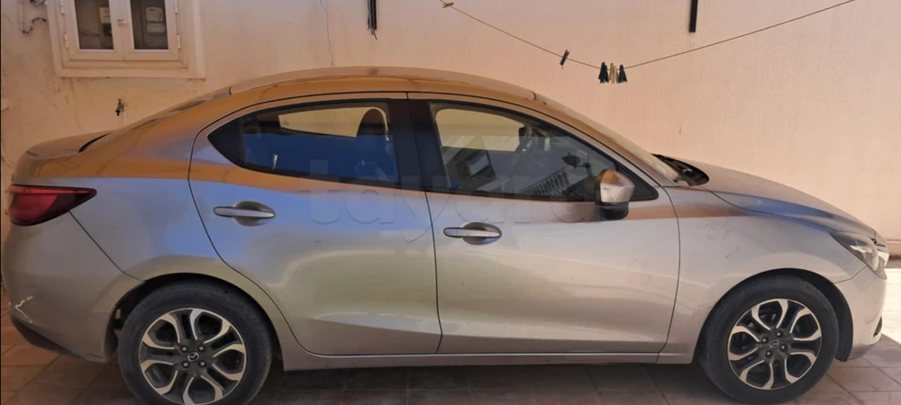 Carte voiture Mazda 2