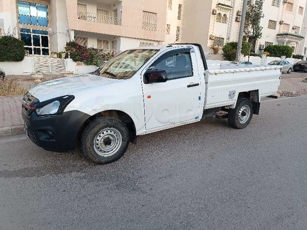 Carte voiture Isuzu D-Max