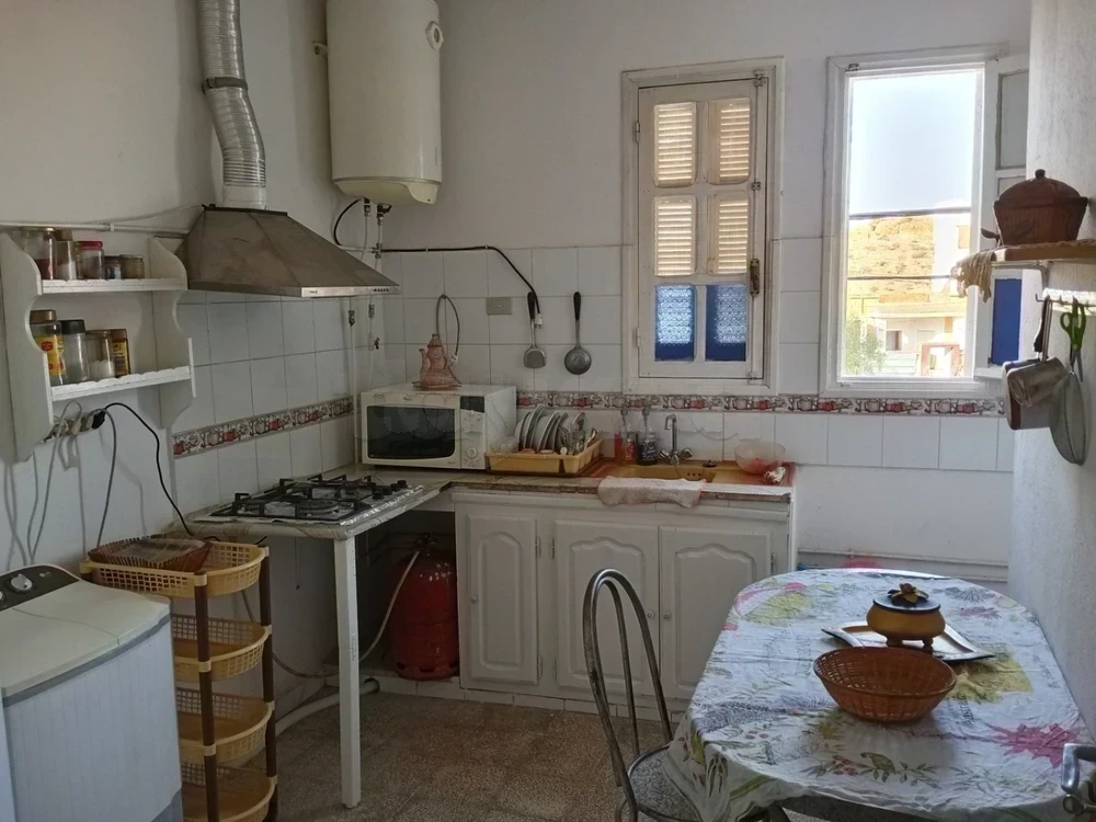 Studio S+1 meublé et climatisé à Gafsa