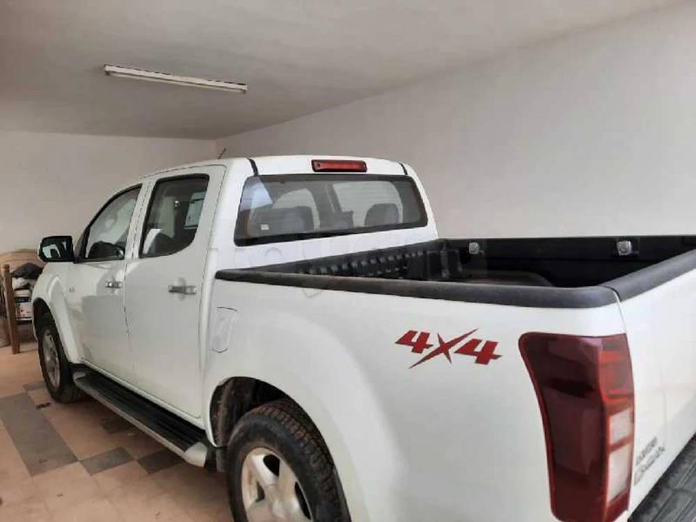 Carte voiture Isuzu D-Max