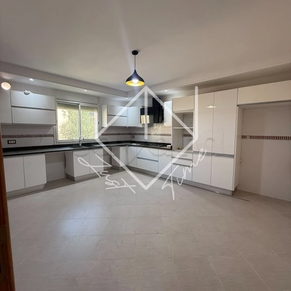 Étage de villa s+3 à louer à cité nkhilette