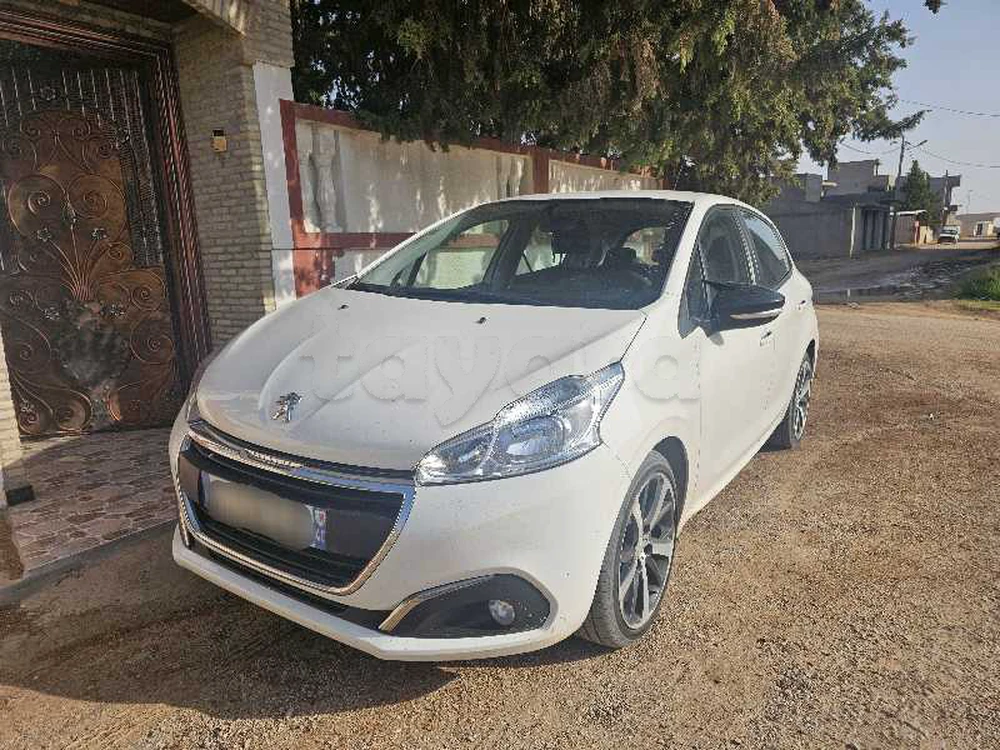 Carte voiture Peugeot 208