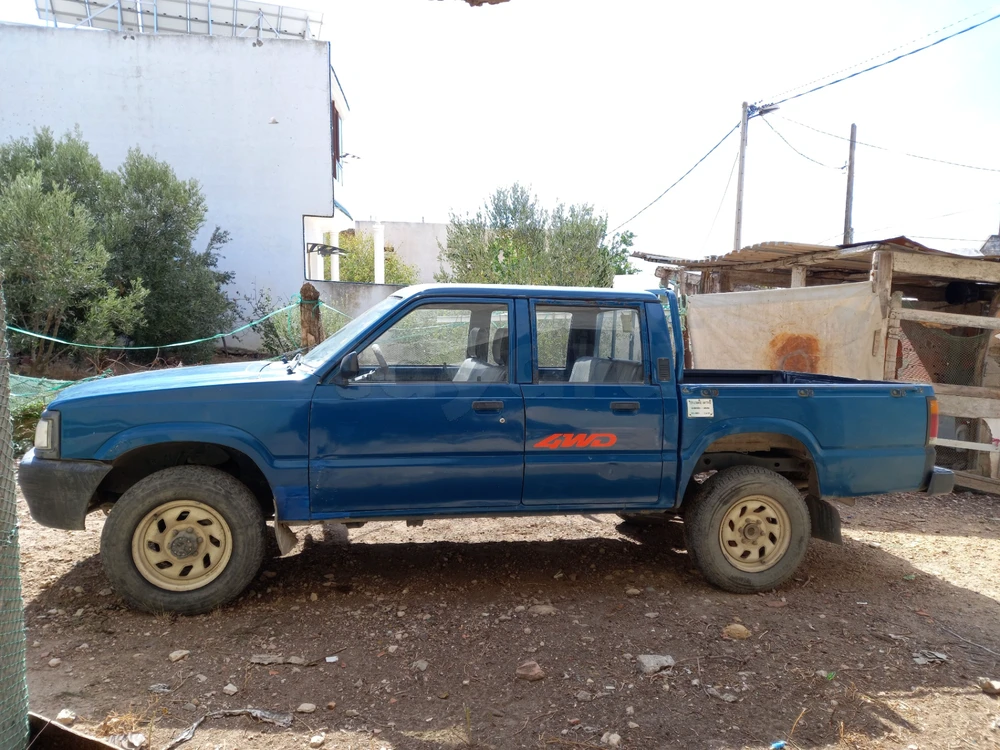 Mazda B 2500