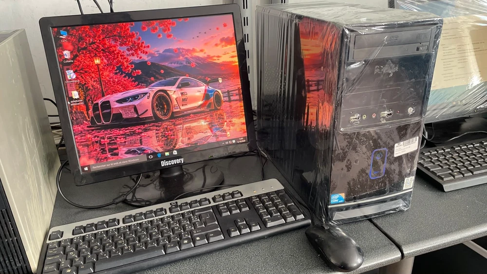 PC Bureau Complet / Intel Core i3-1ére / 4 Go RAM / Écran Discovery, Clavier et Souris